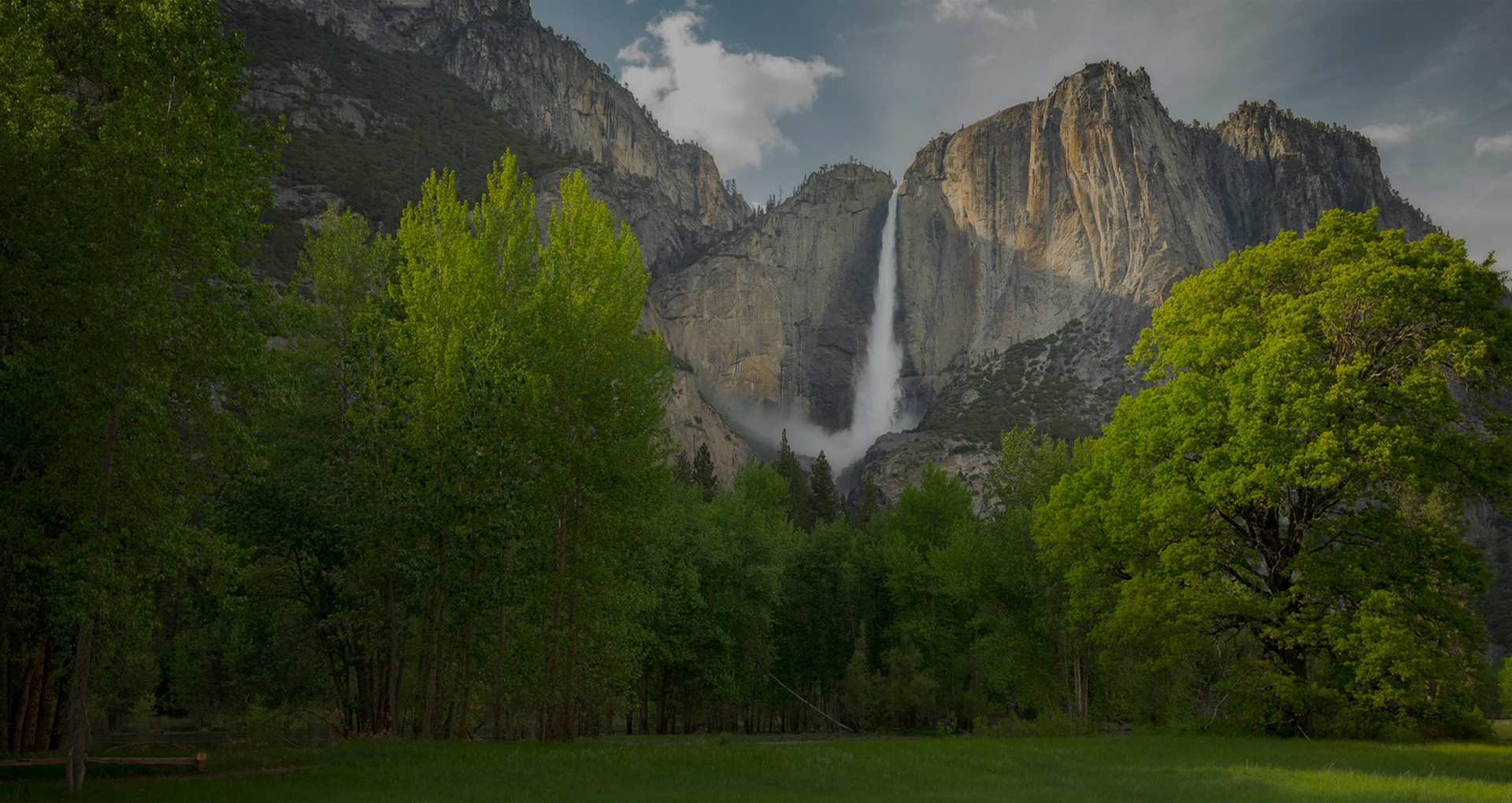 The image shows a Yosemite National Park, USA.